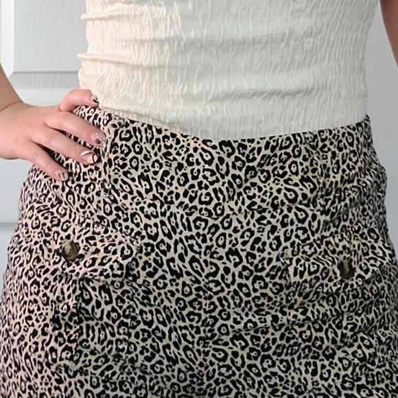 American Eagle Wide Leg Leopard Pants - Picture 5 of 5